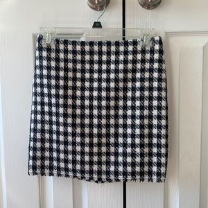 Black and white tweed skirt